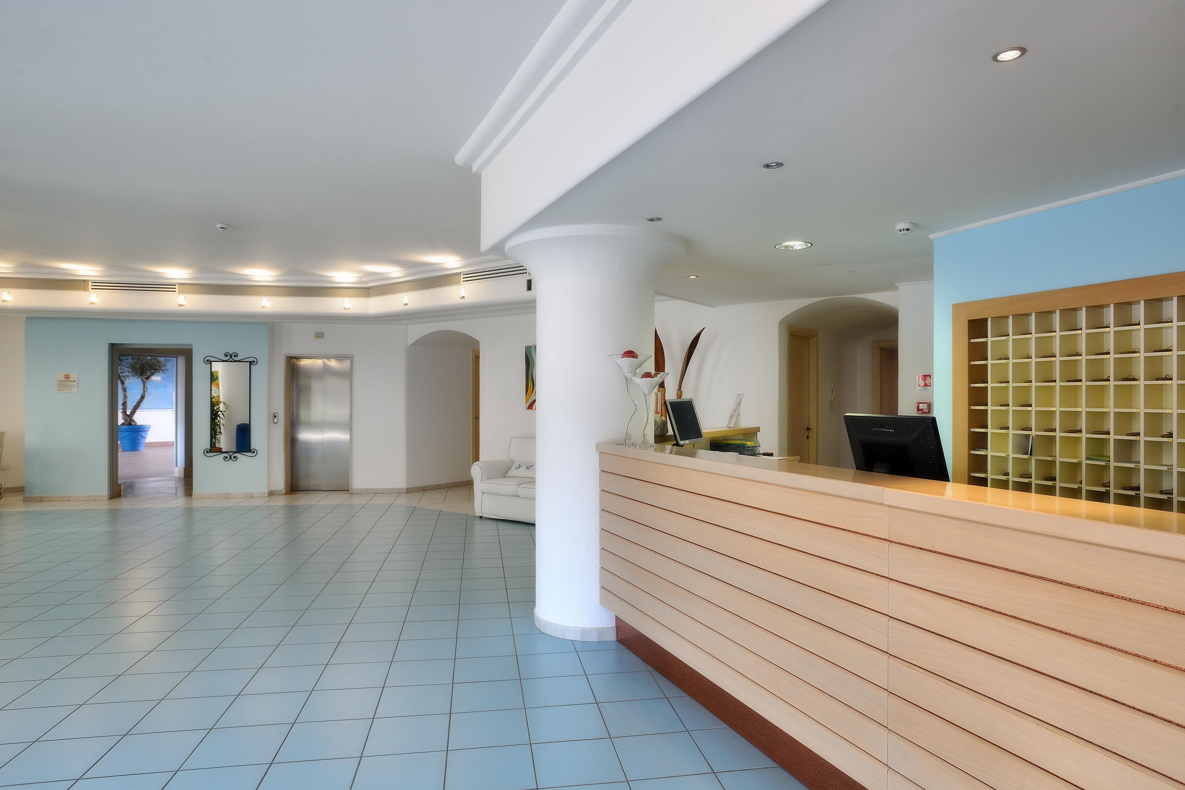 Cala Della Torre Resort La Caletta Extérieur photo