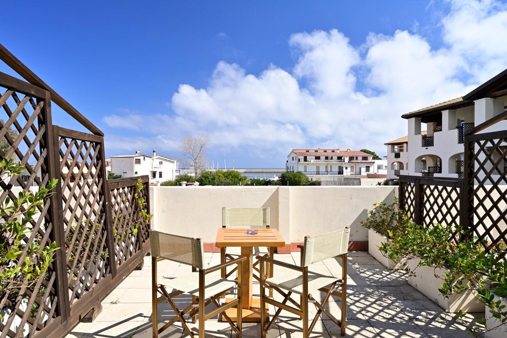 Cala Della Torre Resort La Caletta Extérieur photo